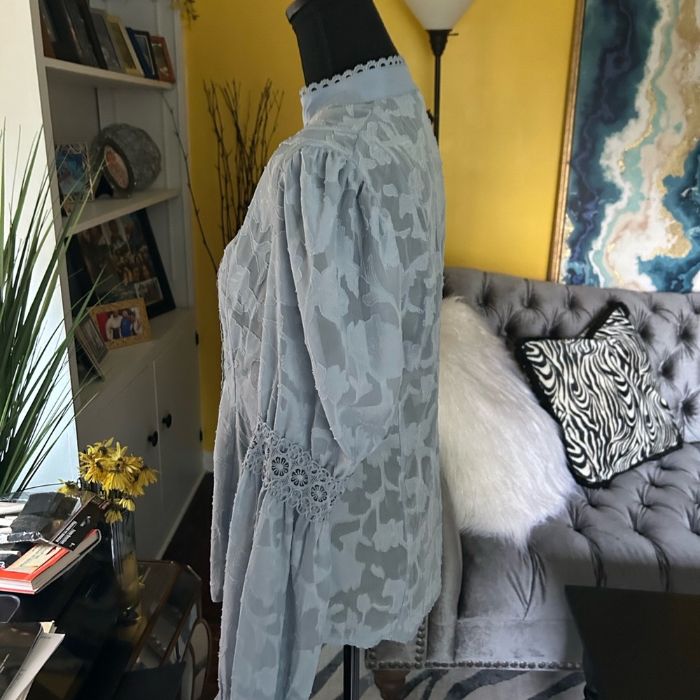 Fashion Nova baby blue lace blouse - Picture 9 of 16